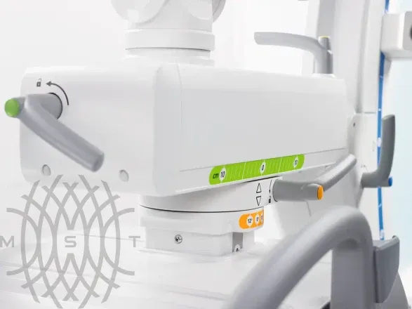 Мобильный рентгенохирургический аппарат типа C-дуга Siemens Cios Fusion