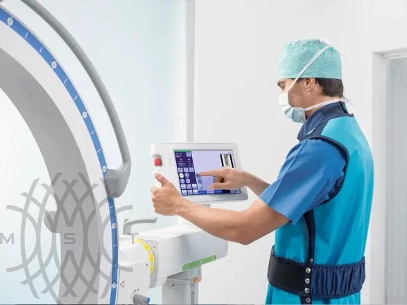 Мобильный рентгенохирургический аппарат типа C-дуга Siemens Cios Fusion